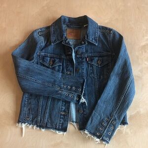 Levi's Cropped Denim Jacket with Frayed Hem - Like New